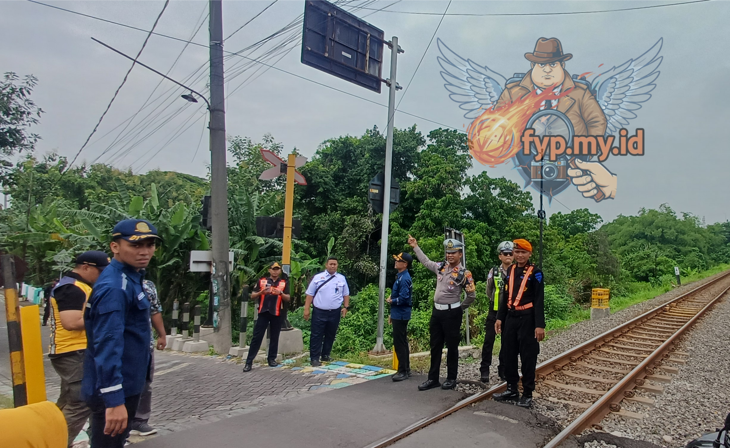 Minimalisir Kecelakaan, Satlantas Polres Pasuruan Cek Jalur KA dan Tutup Akses Mobil di Perlintasan Tanpa Palang