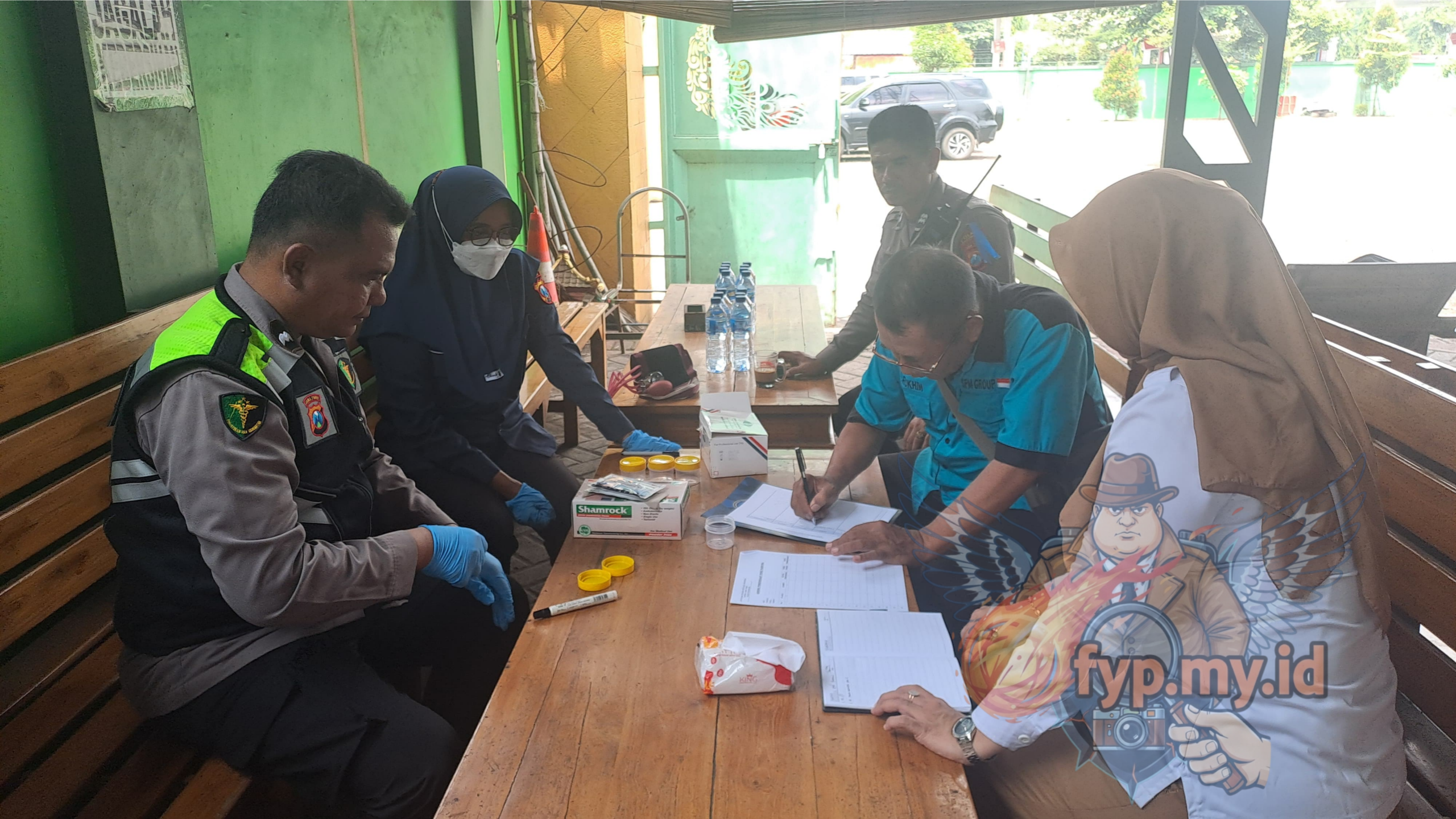 Cegah Laka Libur Lebaran, BNNK Pasuruan dan Polda Jatim Gelar Tes Urin Driver Pariwisata di Pool SPM